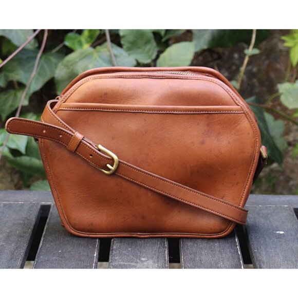 Coach Vintage - Flaw -Cooper Zip Crossbody Bag 9922 - Hexagon Shape -British Tan - Picture 1 of 10